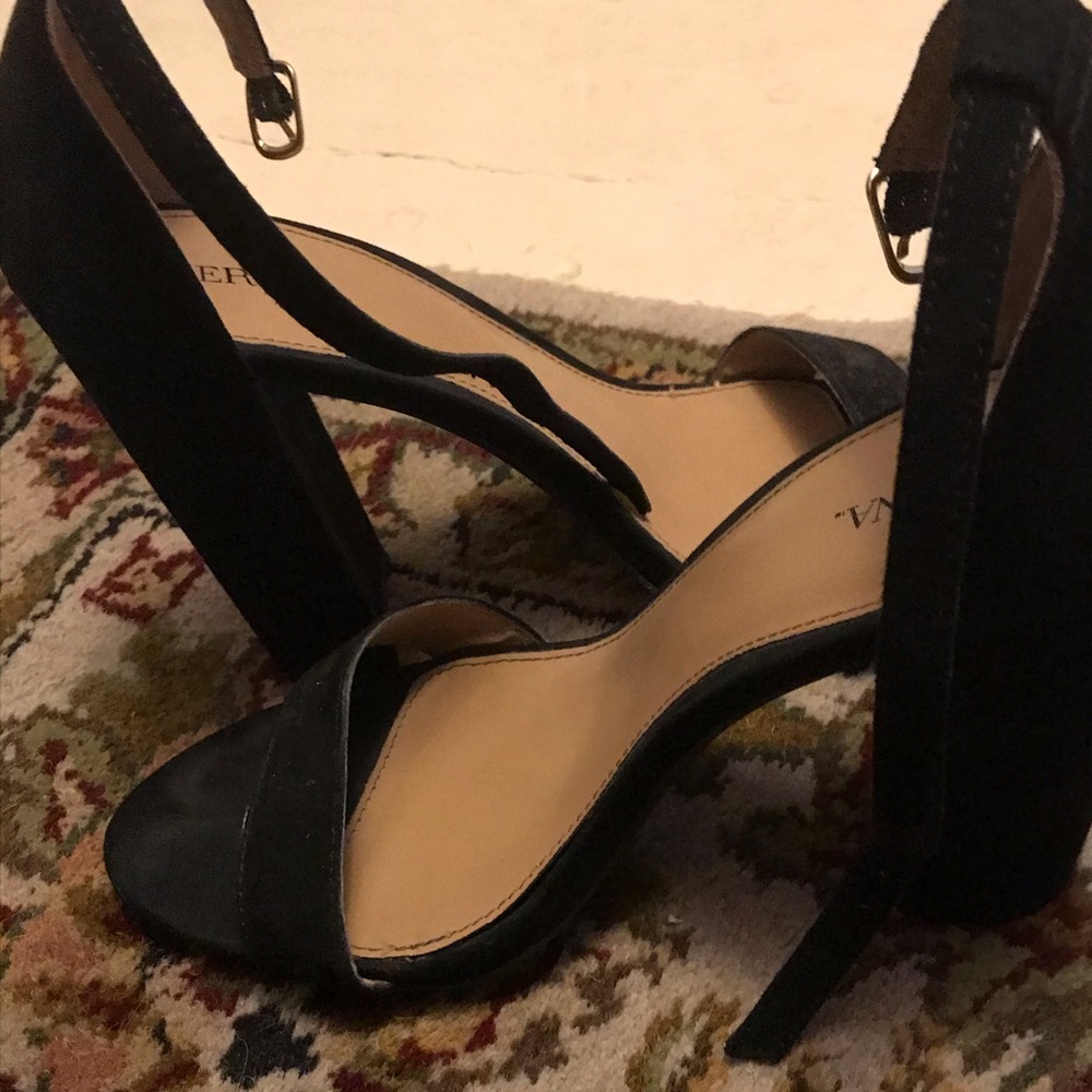 Black Block Heel